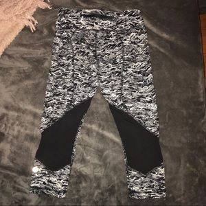 Lululemon cropped leggings with mesh